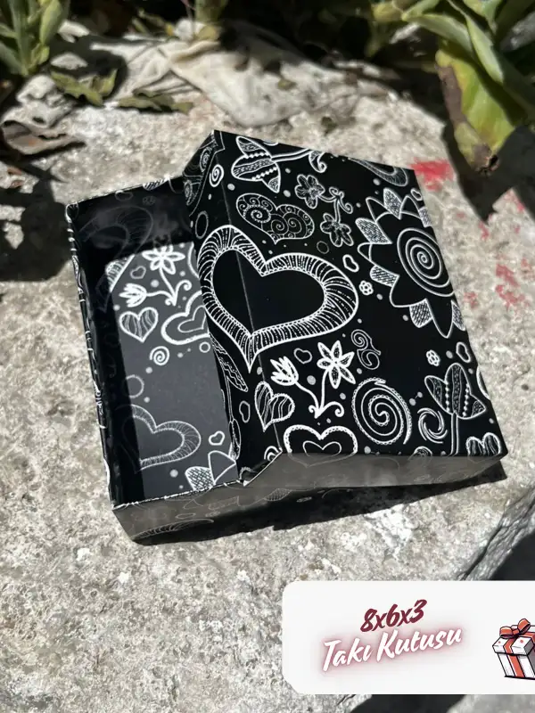 8x6x3 Siyah Kalp Desenli Süngerli Takı Kutusu [Demonte]
